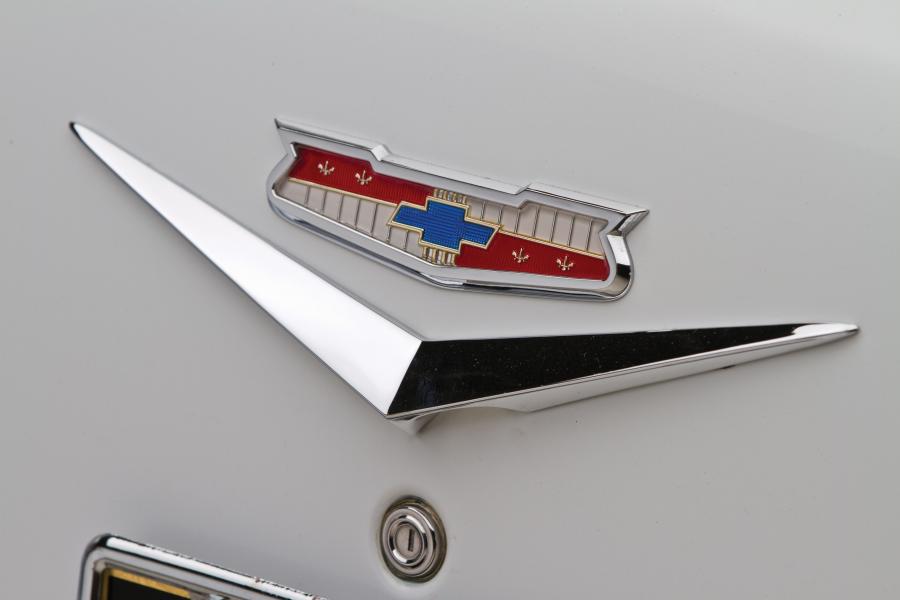  Chevrolet Two-Ten Custom 2-Door Sedan 1956 года  (фото 16 из 21)